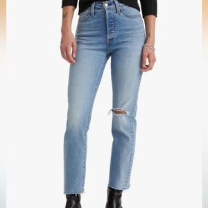 Levi’s Wedgie Straight High Waist Light Wash Capsile Wardrobe Basics Denim Jeans